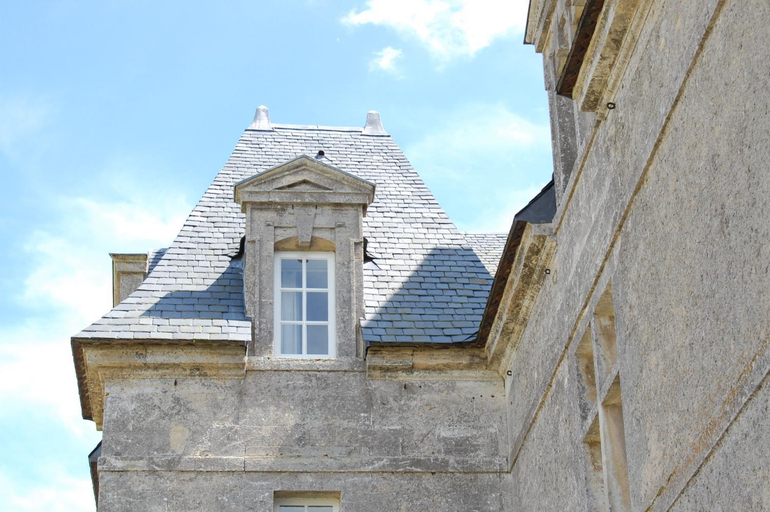 Exterior 3