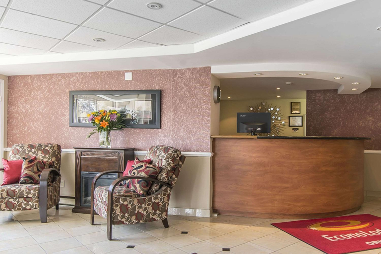 Public Area 2, Econo Lodge, Simcoe