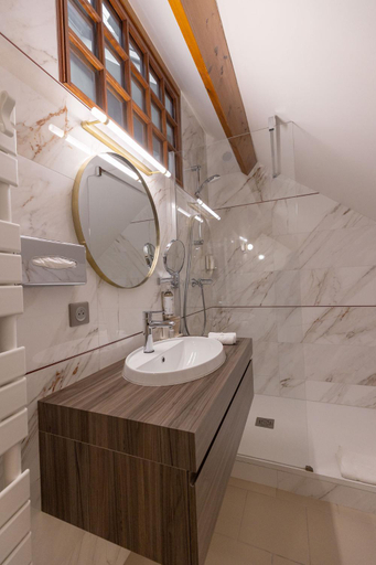 Bathroom 7