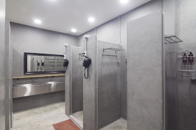 Bathroom 3, Nornyaowarat Hostel, Samphantawong