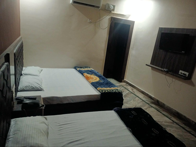Bedroom 4, Galaxy Inn Hotel, Hardwar