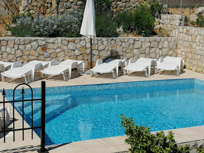 Others 3, Family apartments Grguric, Pag