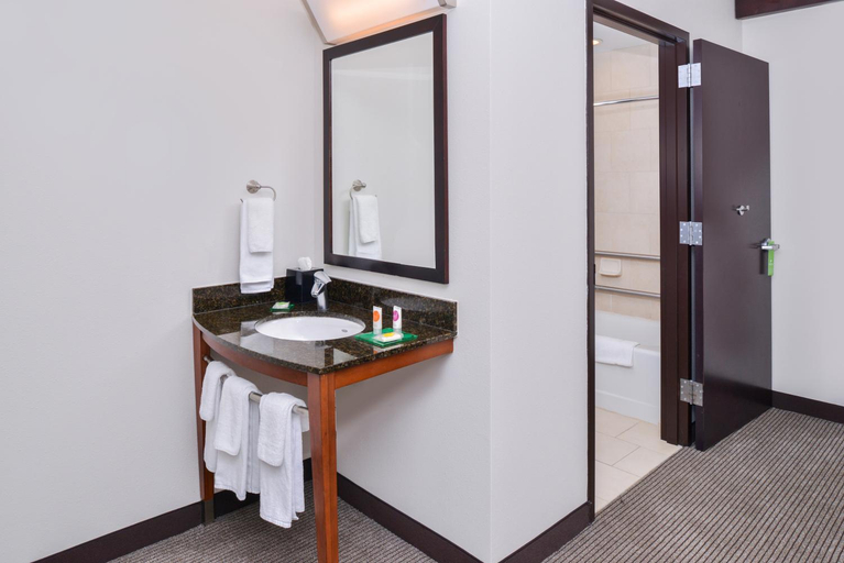 Bathroom 13
