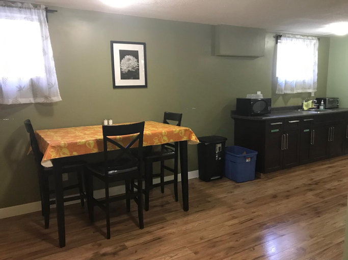 Others 4, Private Rooms Close to NAIT Guest House For Men Only, Division No. 11