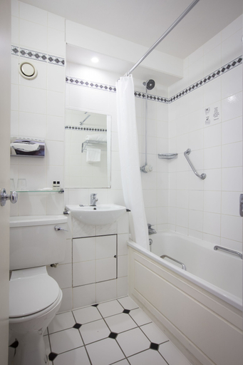 Bathroom 4, Thistle London Heathrow Terminal 5, London