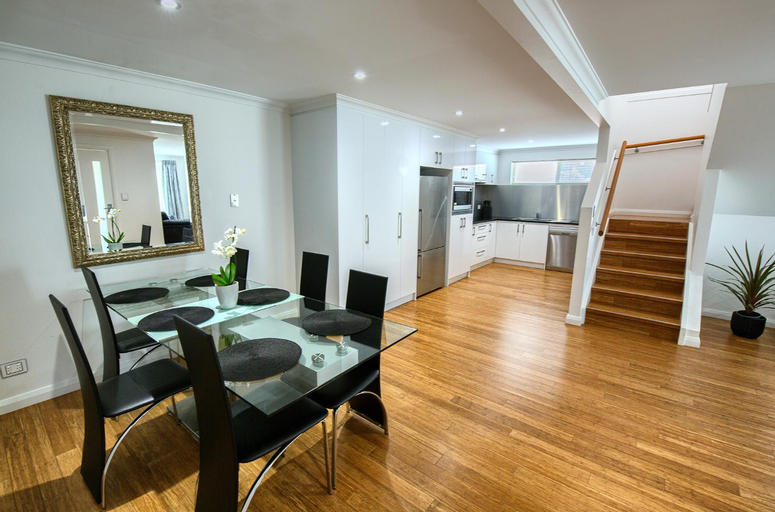 Dining Room 10