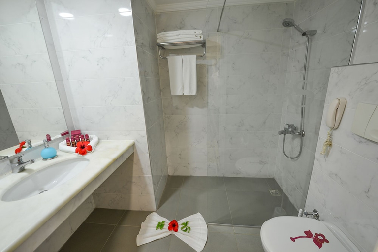 Bathroom 4, Cesars Side, Manavgat