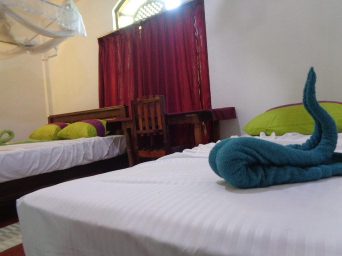 Bedroom 2, Wellawaya Rest House, Wellawaya
