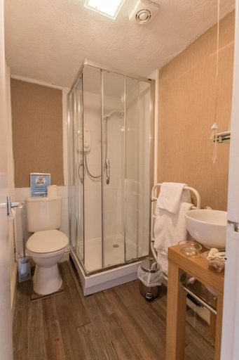 Bathroom 3, Barbon Inn, Cumbria