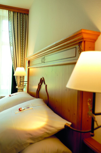 Bedroom 3, Alpenhof, Starnberg