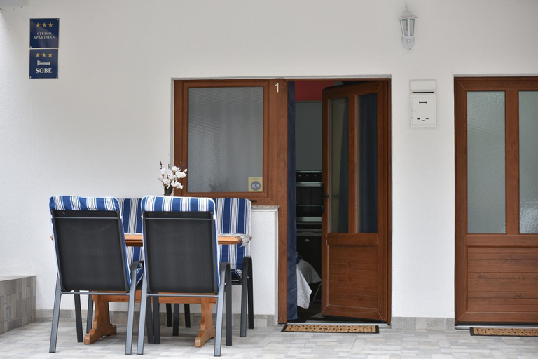 Others 5, Apartments Song of Joys, Makarska