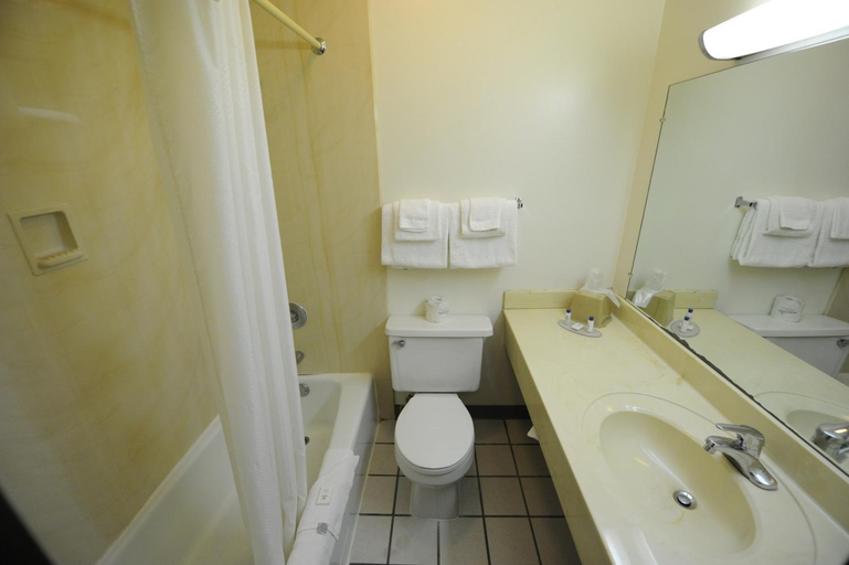 Bathroom 3, Heritage Inn Mansfield, Richland