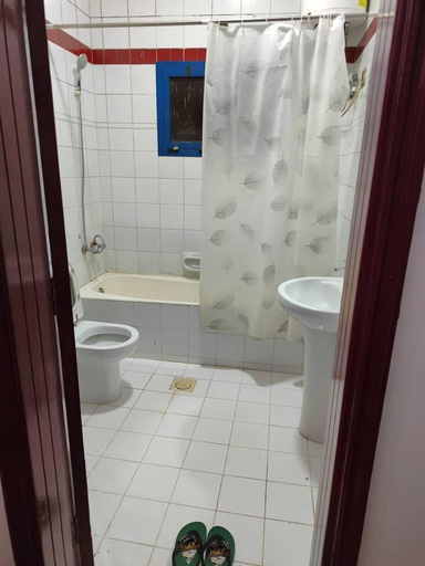 Bathroom, DNest Hostel, Dubai