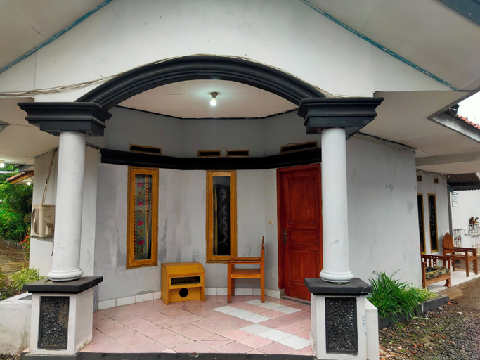 Exterior & Views 2, Hotel Intan Niaga, Bandung