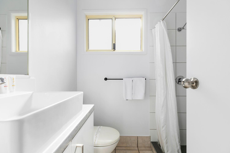Bathroom 15