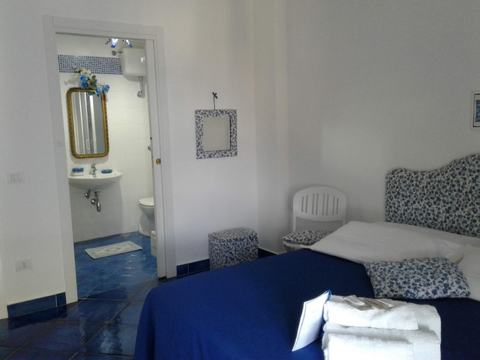 Others 5, Casa Blu Cobalto, Salerno