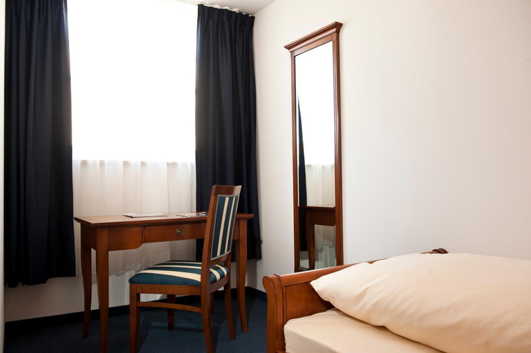 Bedroom 6