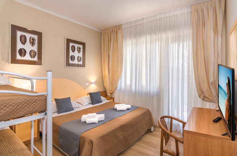 Bedroom 14