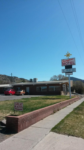 Others 4, Sunglow Motel, Wayne
