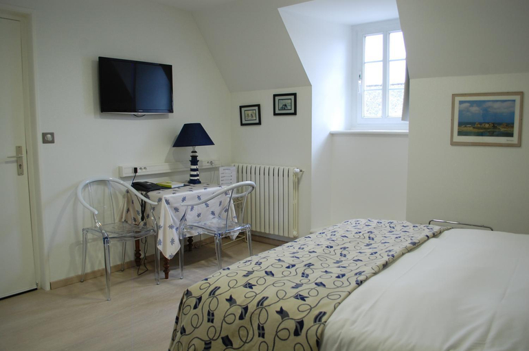 Bedroom 2, Leurope, Morbihan