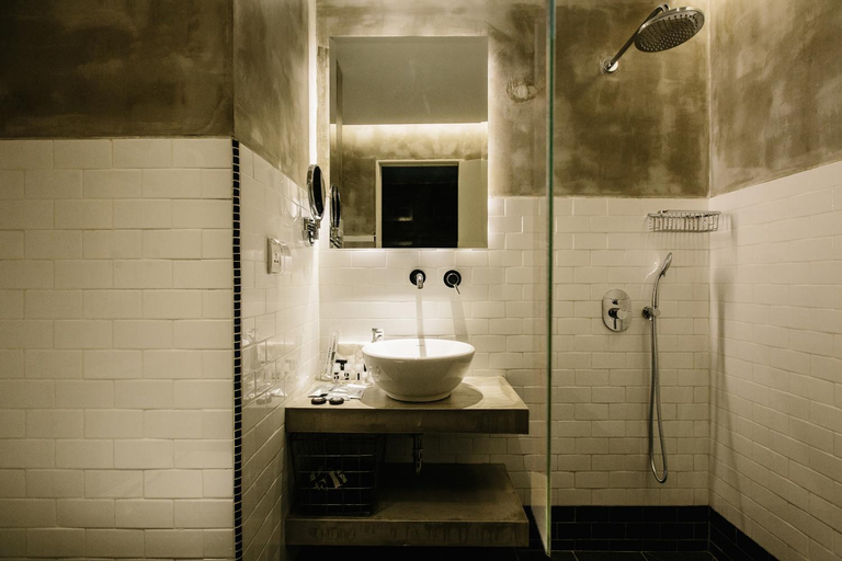 Bathroom 9