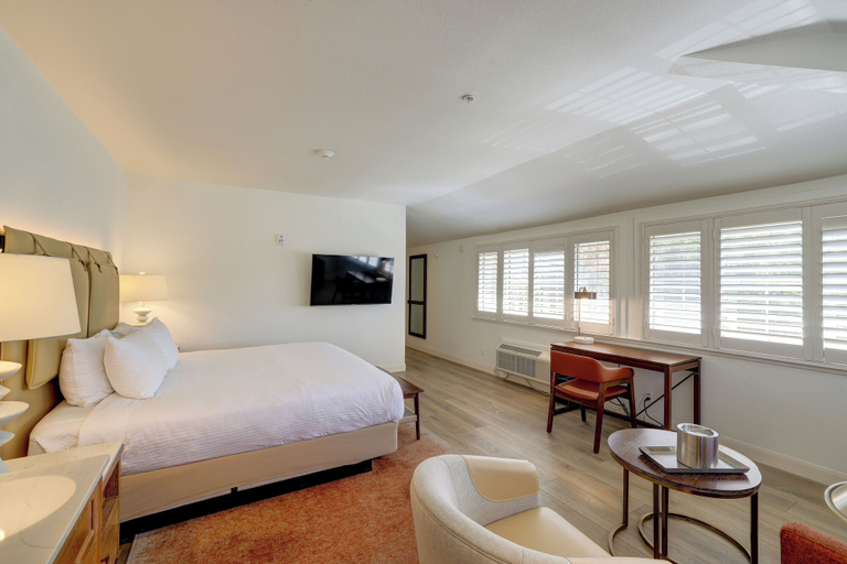 Bedroom 4, Sonoma Valley Inn, Tapestry Collection by Hilton, Sonoma