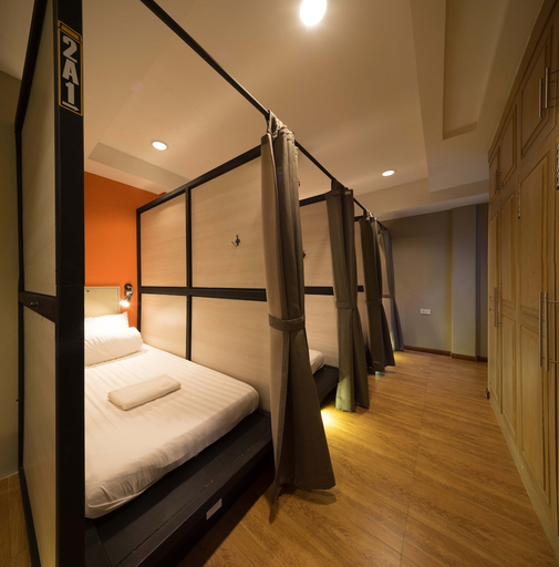 Bedroom 2, Augusta - Hostel, Wattana