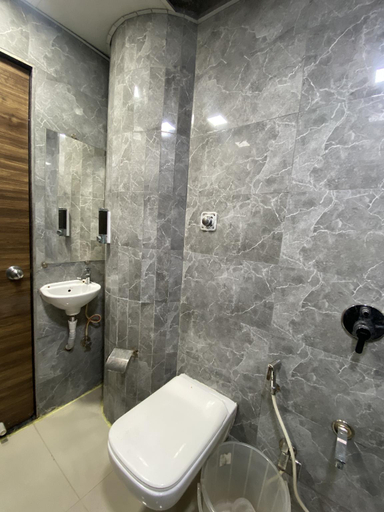 Bathroom, Hotel Blue Wellington, Mumbai Suburban