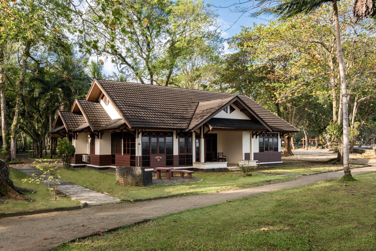 Exterior 6