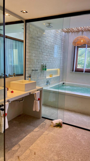 Bathroom 4