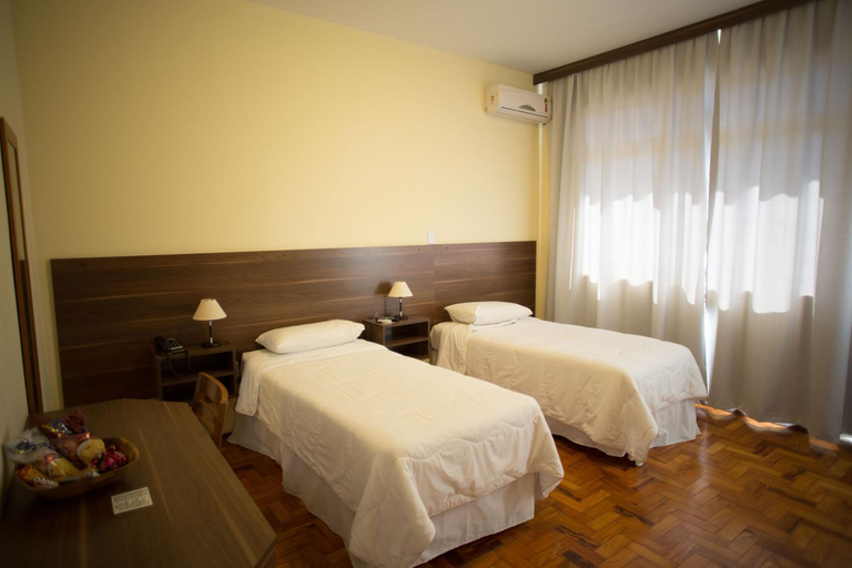 Bedroom 2, Hotel Embaixador, Cruzeiro
