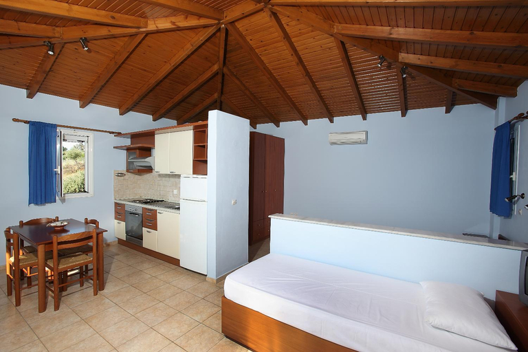 Bedroom 3, Alexandros Beachfront Apartments, Peloponnese