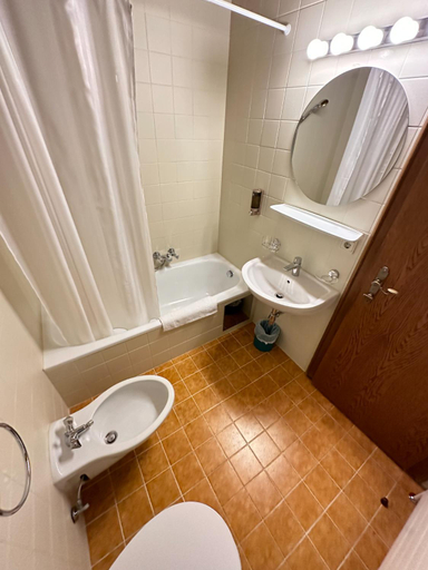 Bathroom 2, Sportpension Christina by PiaundDirk, Schwaz