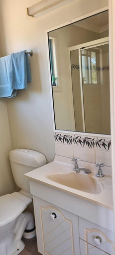 Bathroom 3, Blackall Caravan Park, Blackall