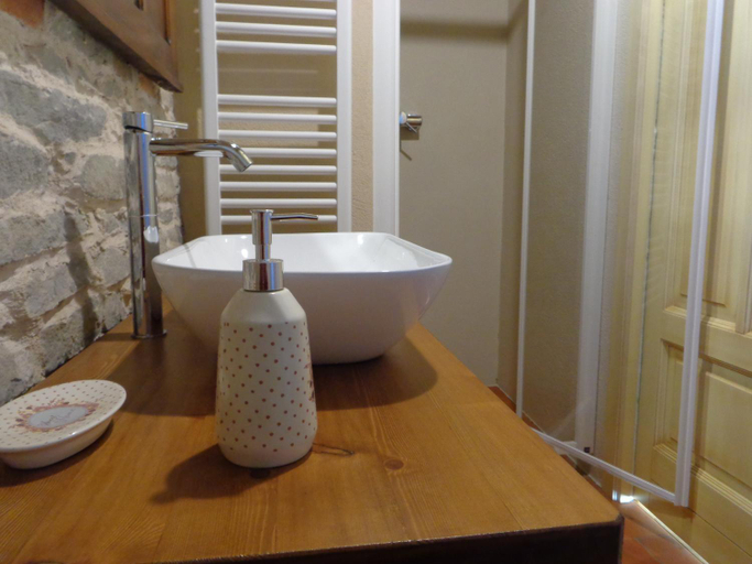 Bathroom 3, Cascina Romanino, Cuneo