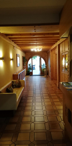 Others 4, Ferienwohnungen St Hippolyt mit Hallenbad, Bolzano