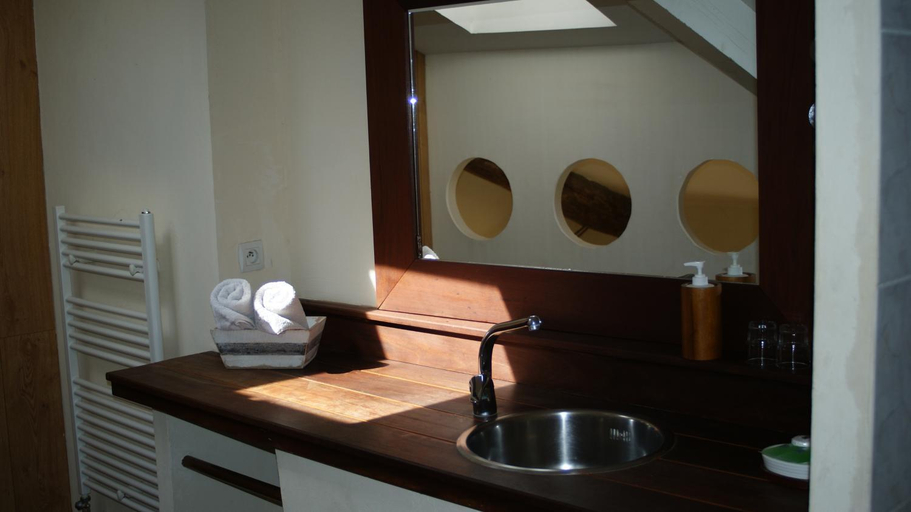 Bathroom 4, Demeure de Digoine "Chambre d'Hotes", Ardèche
