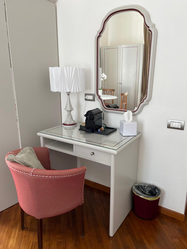 Others 5, Suite Aria d'Arte 1, Florence