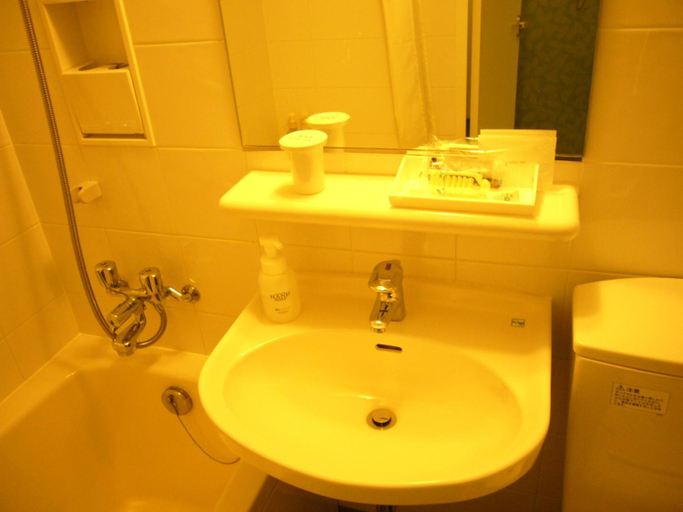 Bathroom 4