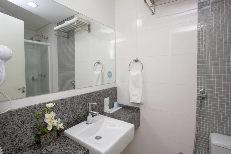 Bathroom 4, Bristol Portal do Iguaçu Hotel, Curitiba