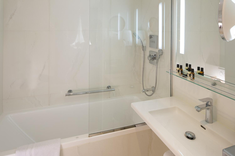 Bathroom 5, Academie Hotel Saint Germain, Paris