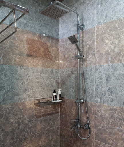 Bathroom 3, Terra Cotta Homestay And Hostel, Da Nang