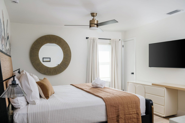 Bedroom 4, Haleys Court Boutique Motel, Saint Johns