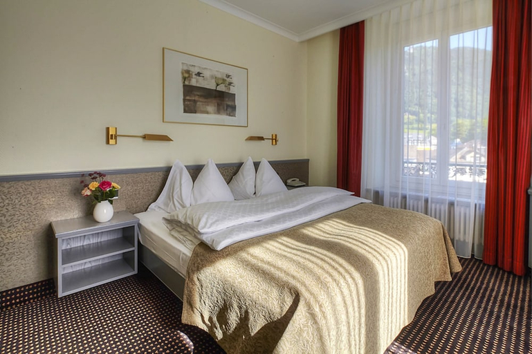 Bedroom 3, Seehotel Waldstätterhof, Schwyz