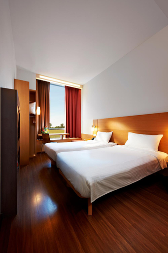 Bedroom 26