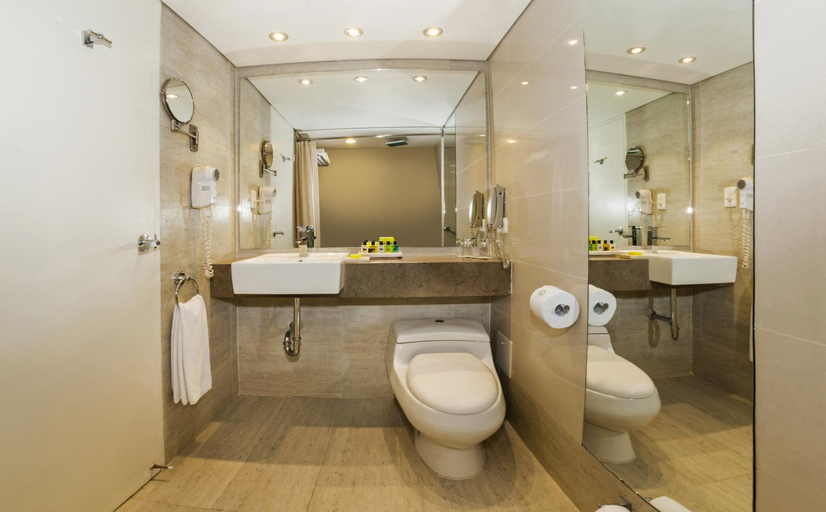 Bathroom 5, Hotel Almirante Cartagena, Cartagena de Indias