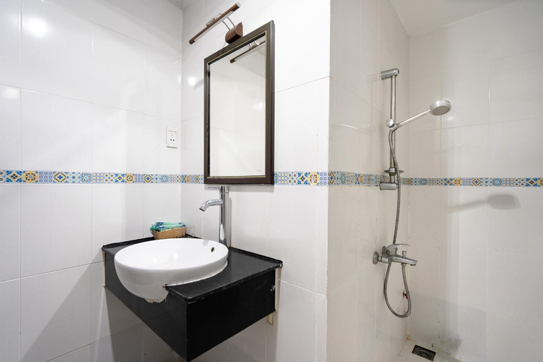 Bathroom 8