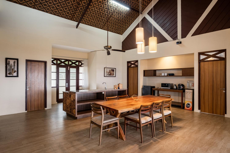 Dining Room 4