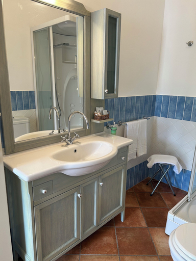 Bathroom 5, Torre Archirafi Resort, Catania