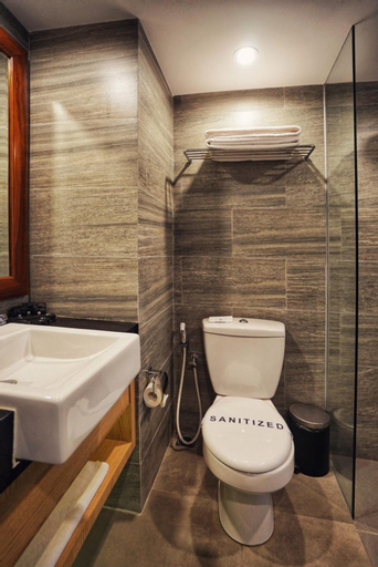 Bathroom 10